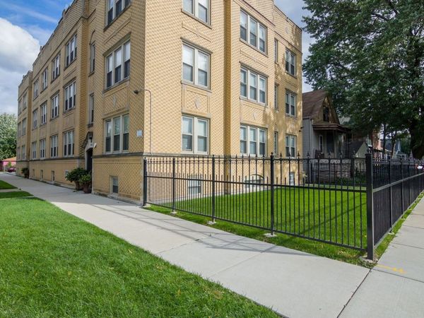 4715 W Cornelia Avenue , Unit 3E, Chicago, IL 60641