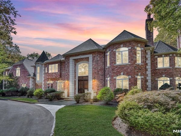 14 Werimus Brook Road, SADDLE RIVER, NJ 07458