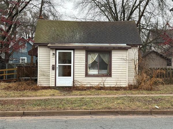 1127 E Madison Street, Eau Claire, WI 54703