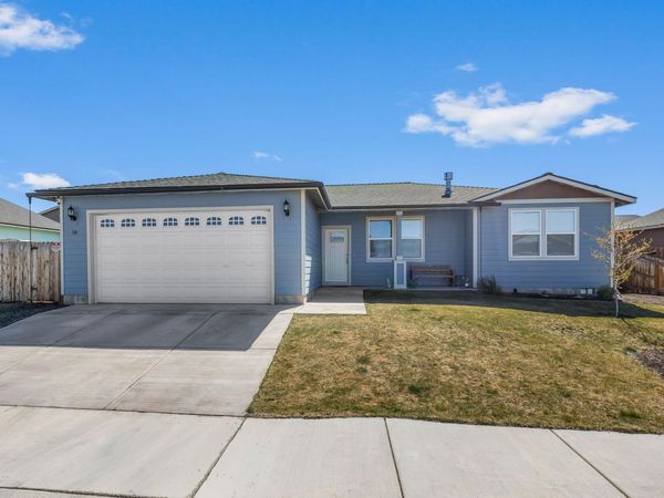 500 SE Segoviano Court, Madras, OR 97741