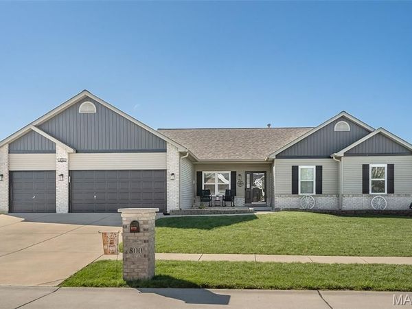 800 Mule Creek Drive, Wentzville, MO 63385