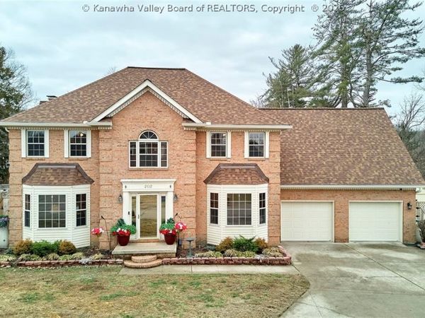 202 Pleasant View Drive, Hurricane, WV 25526