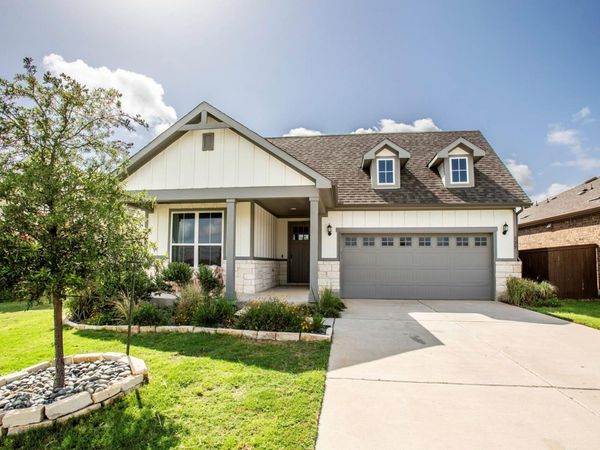 125 Slenderleaf DR , Marble Falls, TX 78654