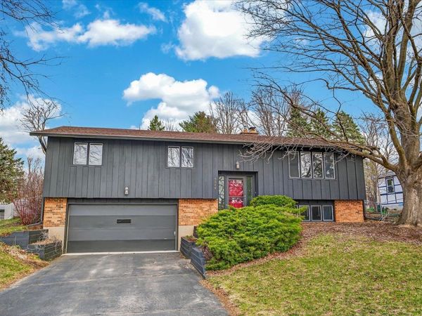 4526 Pawnee Pass, Fitchburg, WI 53711