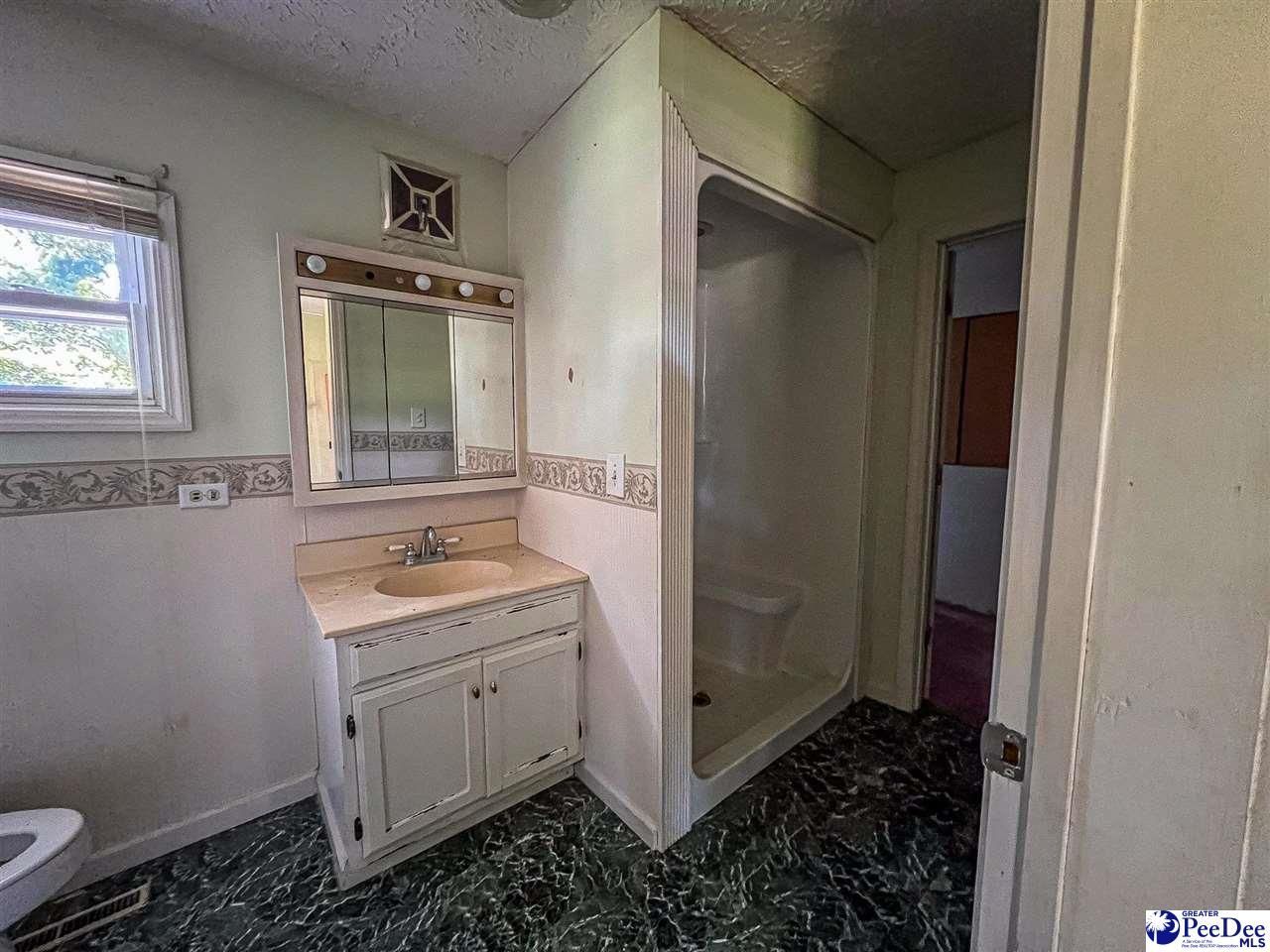 1263 Old Kemper Rd Photo 17