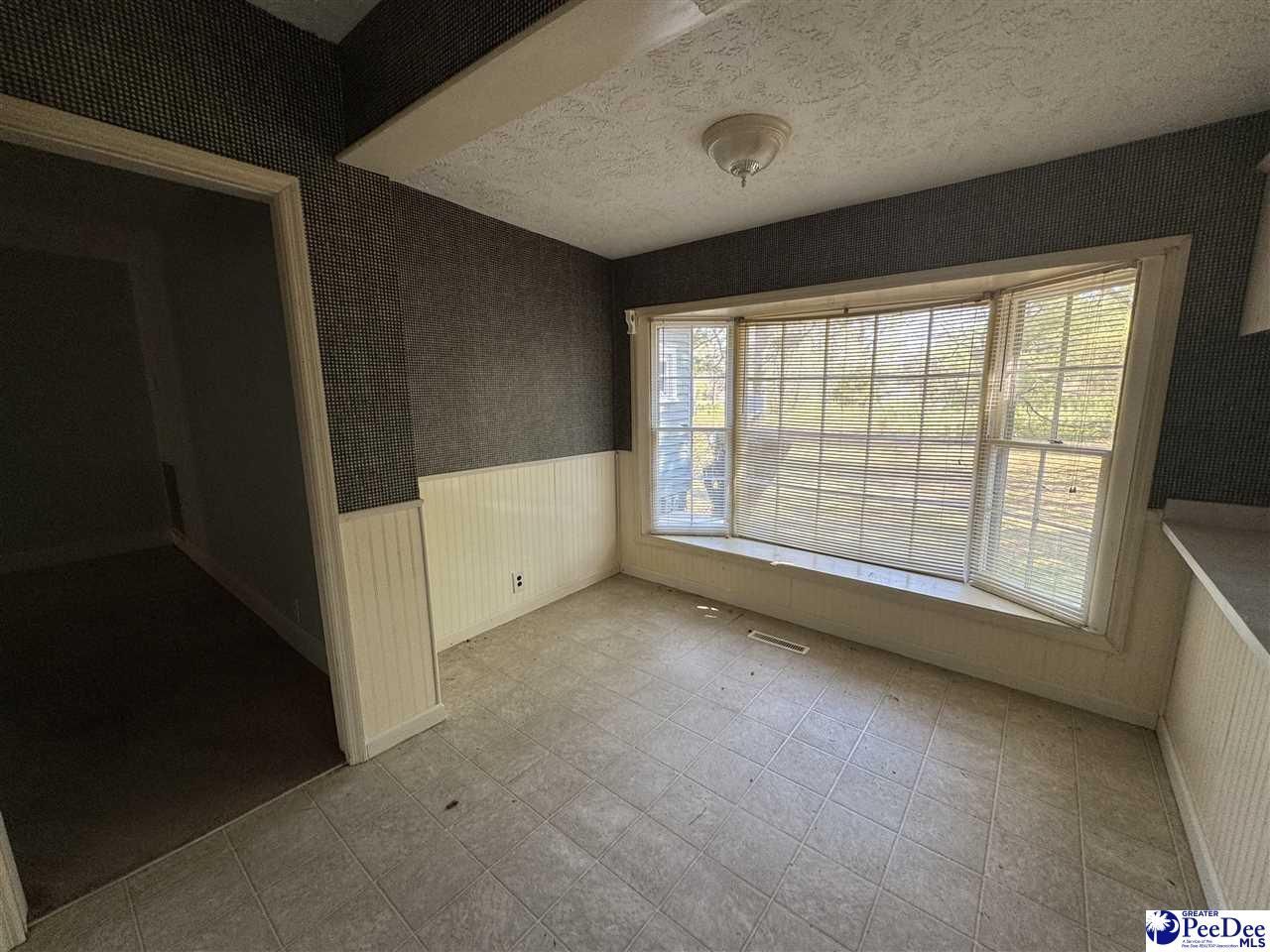 1263 Old Kemper Rd Photo 4