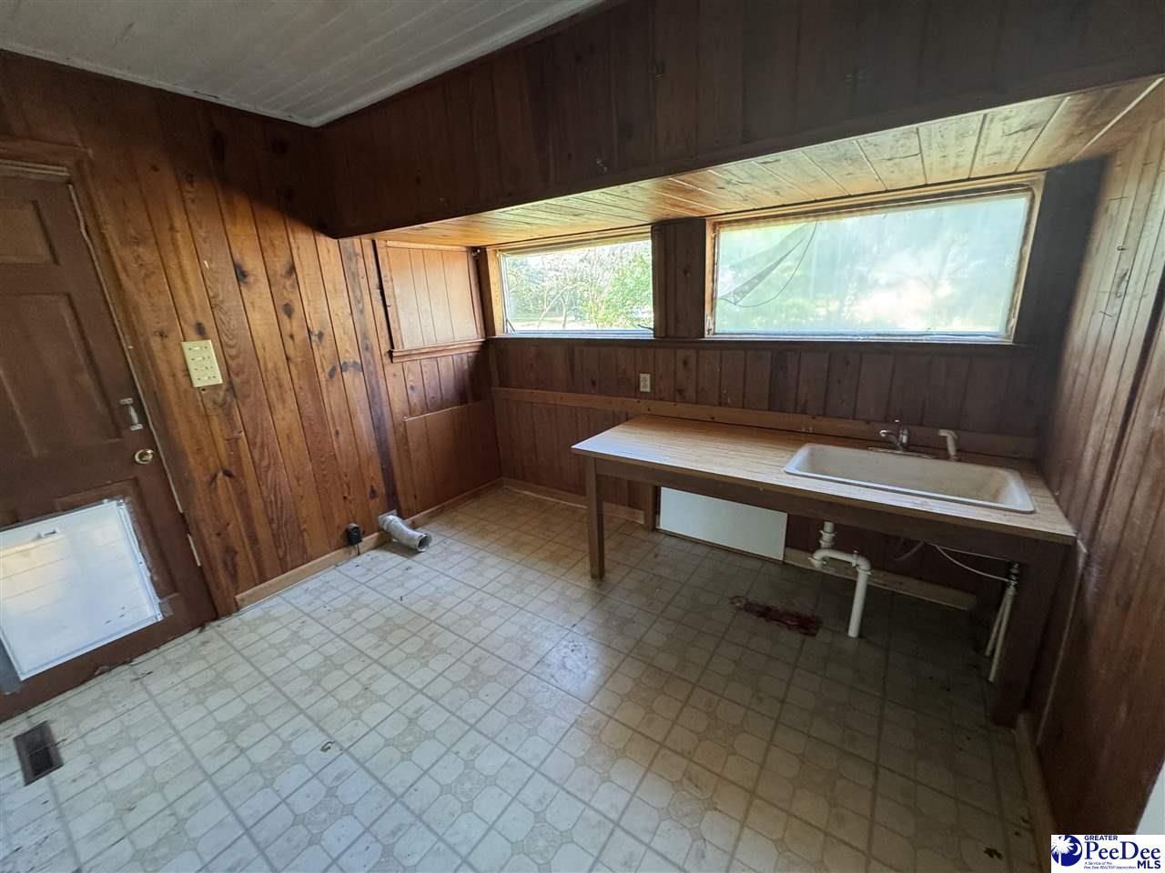 1263 Old Kemper Rd Photo 5