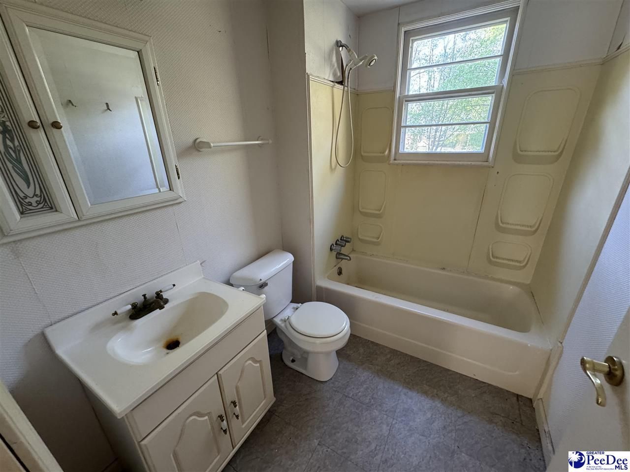 1263 Old Kemper Rd Photo 9