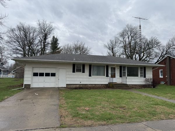 101 W High Street , Lamoille, IL 61330