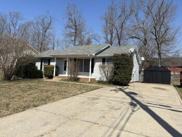 363 Donna Dr , Clarksville, TN 37042