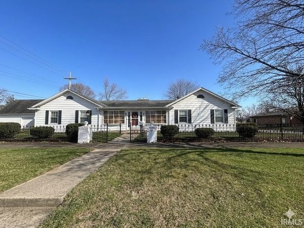 76 W John Street, Knox, IN 46534
