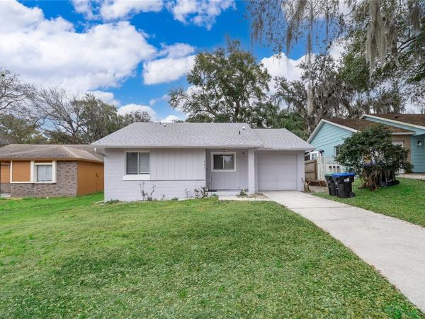 207 LAKE DRIVE , ORLANDO, FL 32835