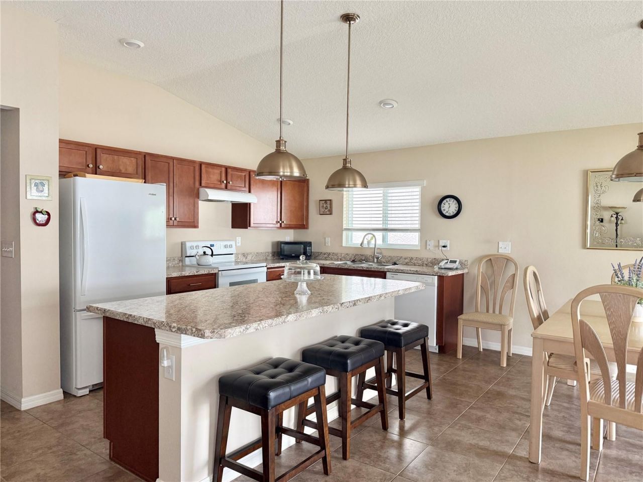 9242 Freedom Hill Dr, Seffner, FL 33584 Photo