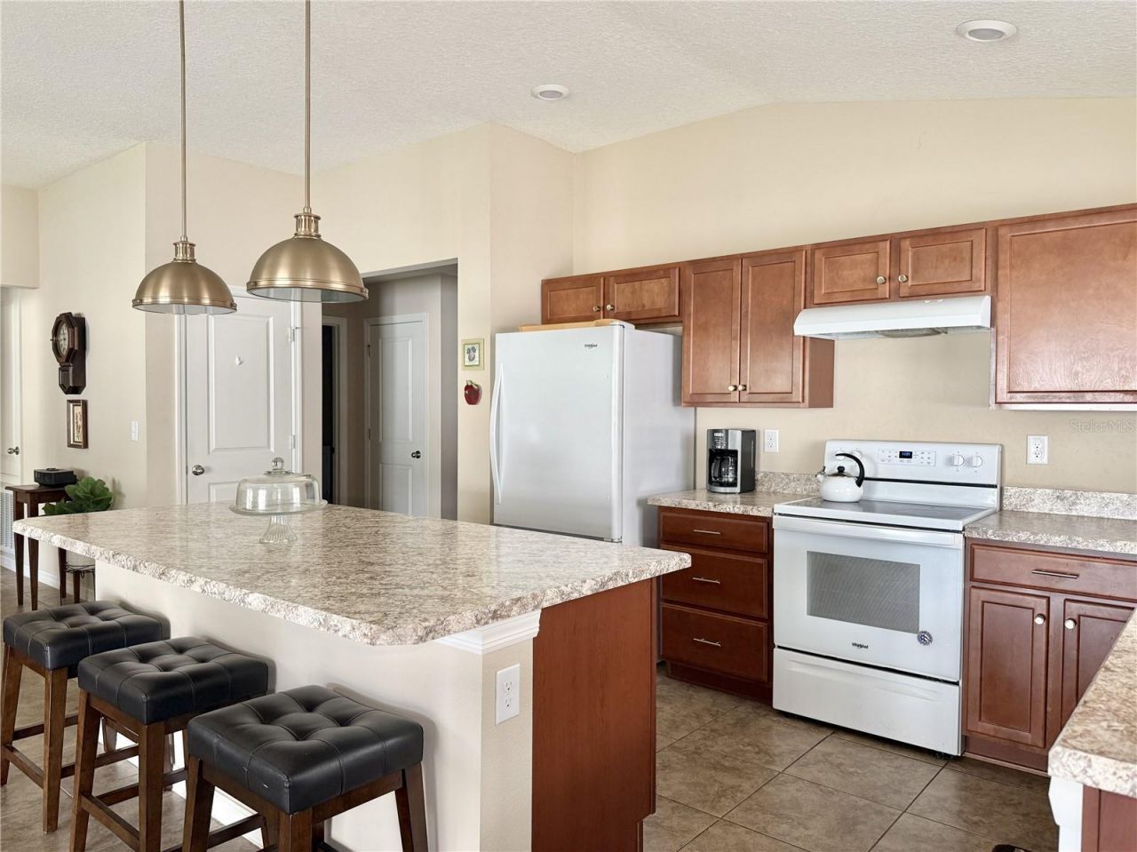 9242 Freedom Hill Dr, Seffner, FL 33584 Photo