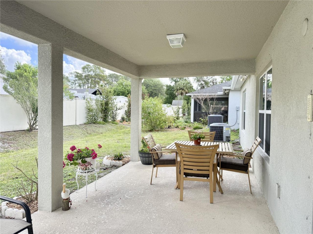 9242 Freedom Hill Dr, Seffner, FL 33584 Photo