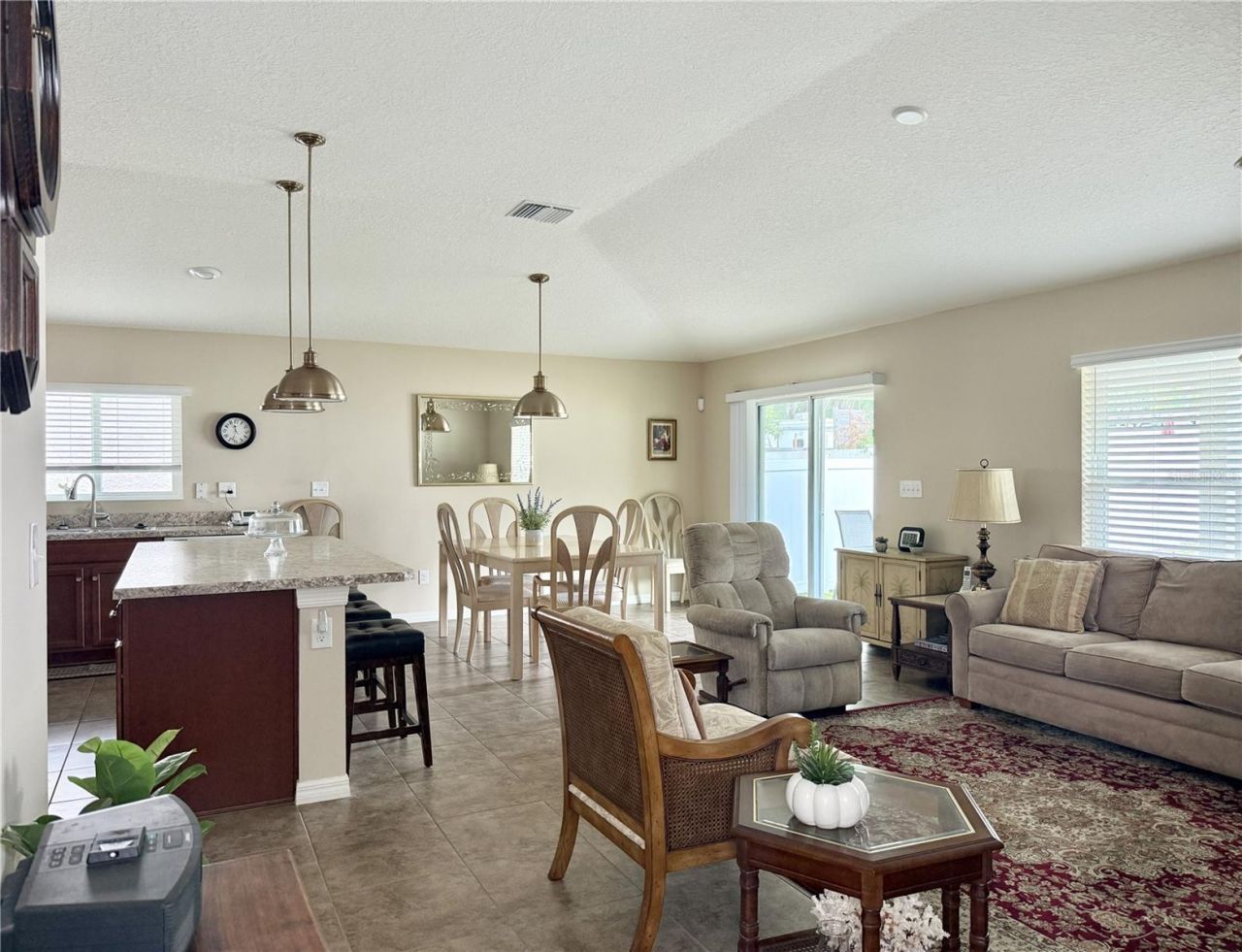 9242 Freedom Hill Dr, Seffner, FL 33584 Photo