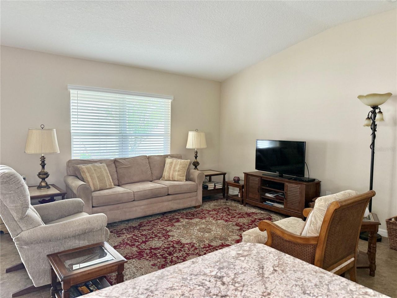 9242 Freedom Hill Dr, Seffner, FL 33584 Photo