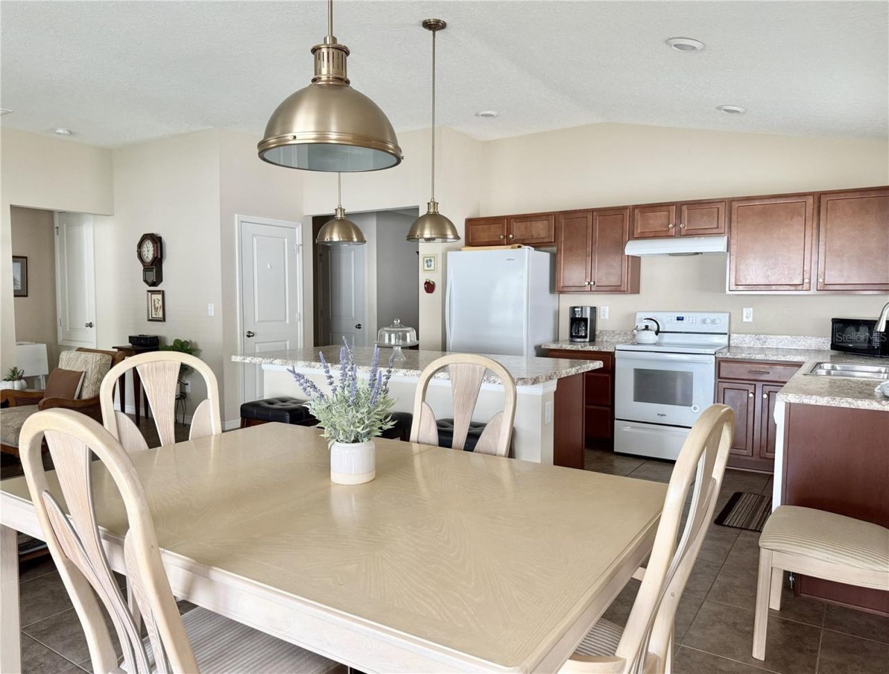 9242 Freedom Hill Dr, Seffner, FL 33584 Photo