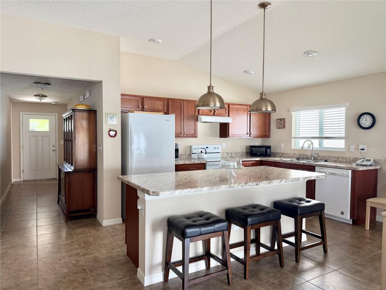 9242 Freedom Hill Dr, Seffner, FL 33584 Photo