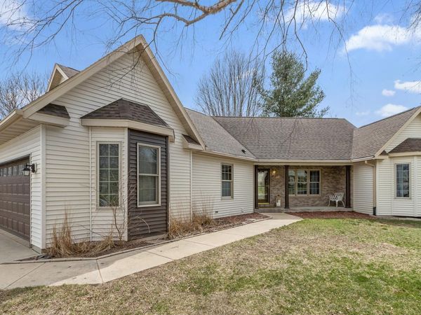 1012 Pine Grove Drive, Reedsburg, WI 53959
