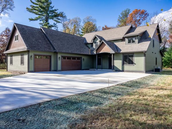 N7825 N Cherokee Circle, New Lisbon, WI 53950