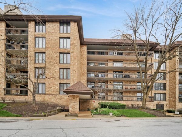 1671 Mission Hills Road , Unit 206, Northbrook, IL 60062
