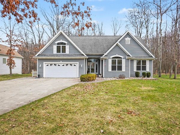 7604 Regency Lane, Canadian Lakes, MI 49346