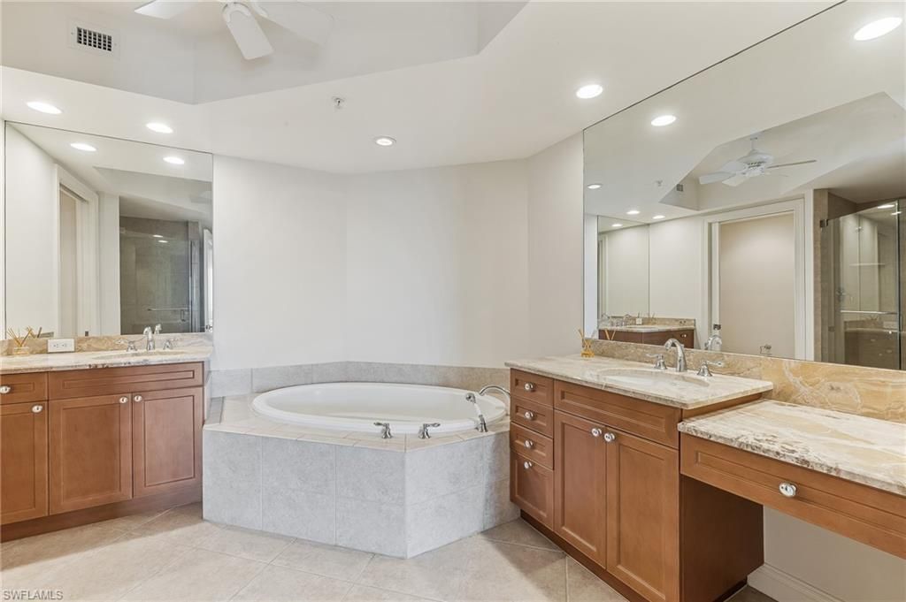 23850 Via Italia Cir, Unit 604, Estero, FL 34134 Photo