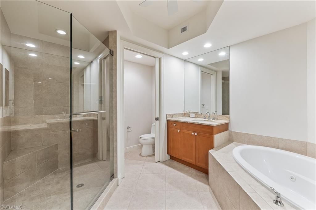 23850 Via Italia Cir, Unit 604, Estero, FL 34134 Photo