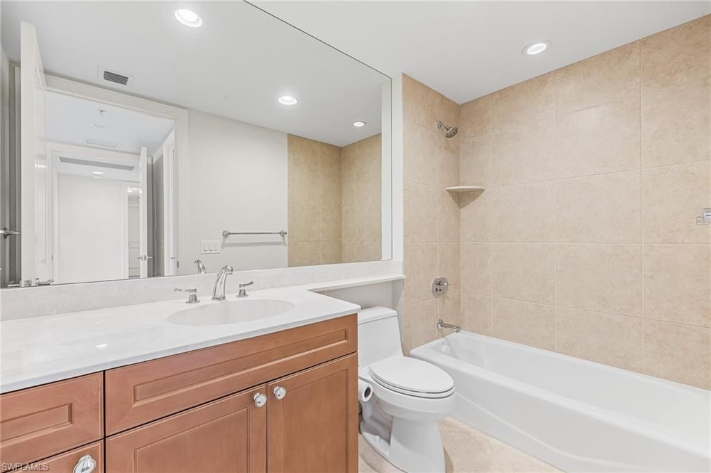 23850 Via Italia Cir, Unit 604, Estero, FL 34134 Photo