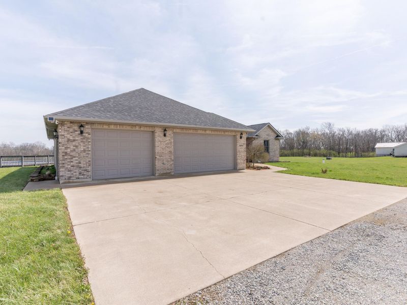 5264 Frazier Guy Road, Sidney, OH 45365 Photo 2