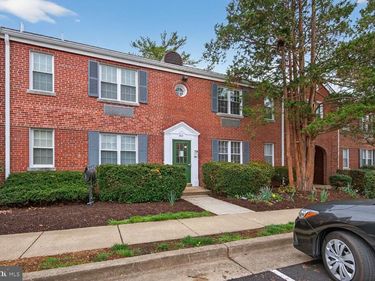 201 E GLEBE ROAD, Unit D, ALEXANDRIA, VA 22305
