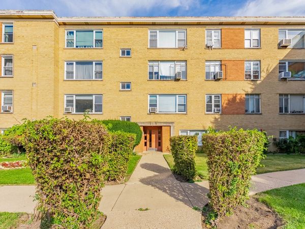 6035 N Damen Avenue, Unit 109, Chicago, IL 60659