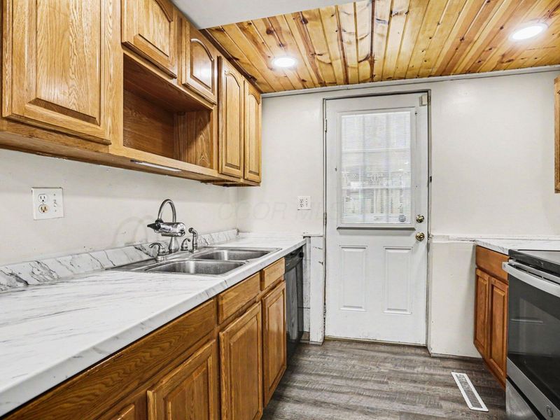 3114 Fairwood Avenue, Columbus, OH 43207 Photo 3