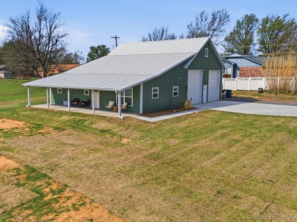 510 W Pine Street , Drumright, OK 74030