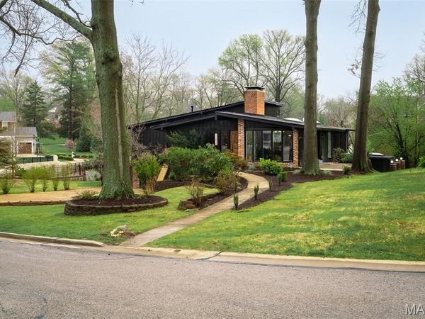 11814 Claychester Drive, Des Peres, MO 63131