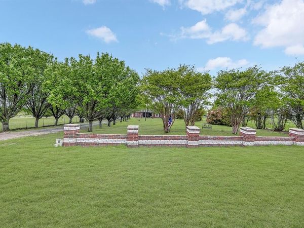 2070 County Road 377 , Van Alstyne, TX 75495