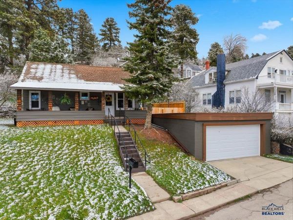 810 SUNNYHILL RD, Lead, SD 57754