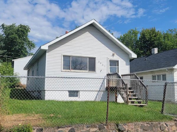 3337 Vernon St, Duluth, MN 55807
