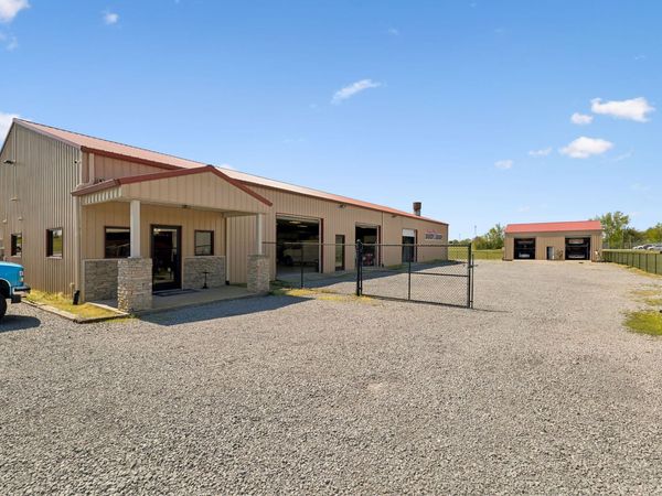 63 Oakdale Rd, Westmoreland, TN 37186