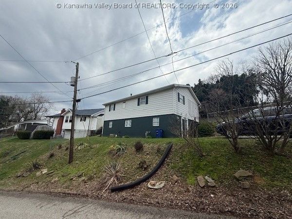 701 Cora Street, Charleston, WV 25302