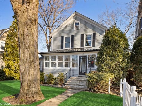 547 Melrose Avenue , Kenilworth, IL 60043