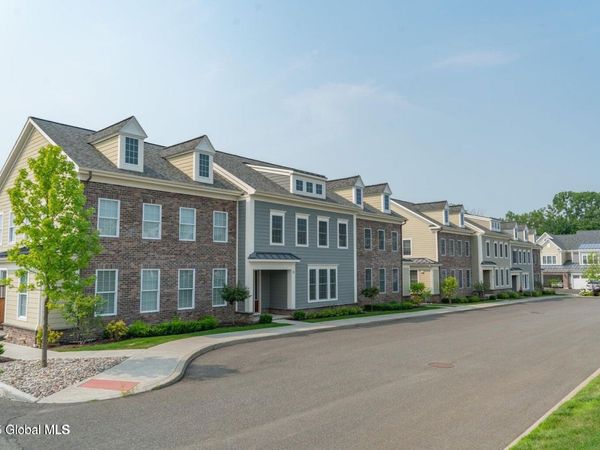 71 Cambridge Way, Latham, NY 12110