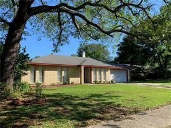 100 FIRWOOD Drive, Slidell, LA 70458