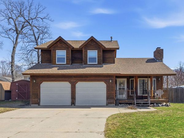 703 Shady Ridge Road NW, Hutchinson, MN 55350