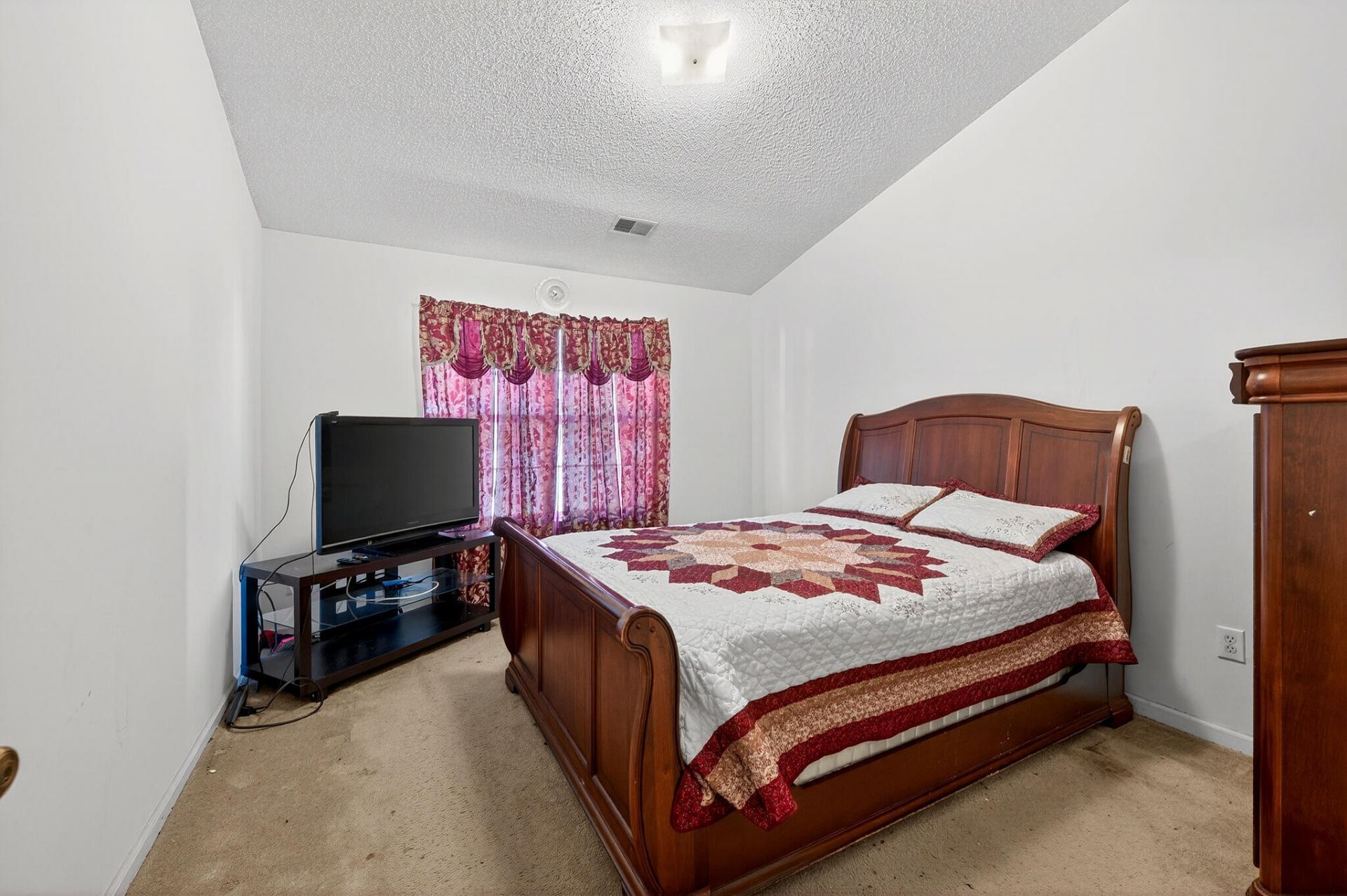 319 Truluck Drive Photo 9