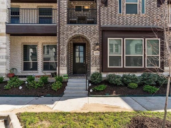 1900 Melinda Lane, Farmers Branch, TX 75234