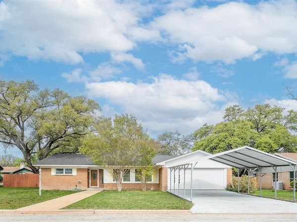 2102 S High Street, Brady, TX 76825