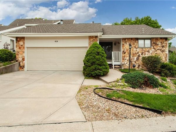 414 NE Point Drive, Lee's Summit, MO 64064