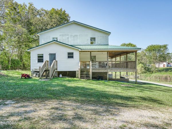 107 Cherry St, Deer Lodge, TN 37726
